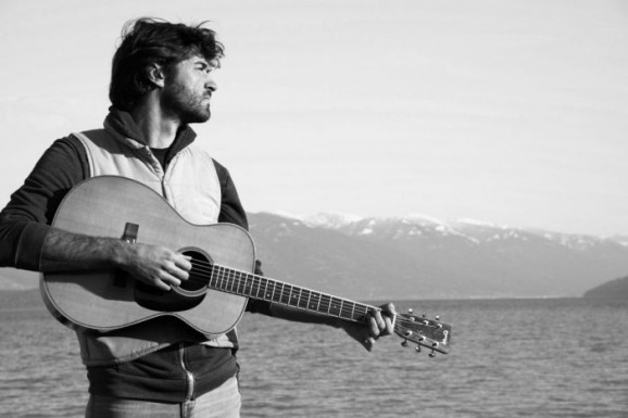 John Craigie Embraces Portland Musical Community For Relaxed Lp No Rain No Rose Interview Glide Magazine