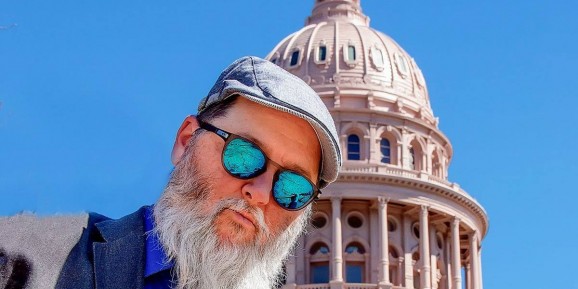 Kevin Russell Ex Gourds Talks New Shinyribs Album Tacos Old Austin And More Interview Glide Magazine In thailand, they meet a captivating australian man, who calls himself nick parks. kevin russell ex gourds talks new